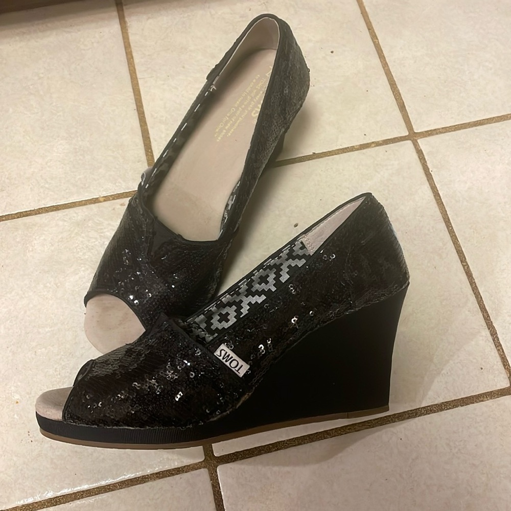 Toms woman’s 7M black sequin wedge shoes heels